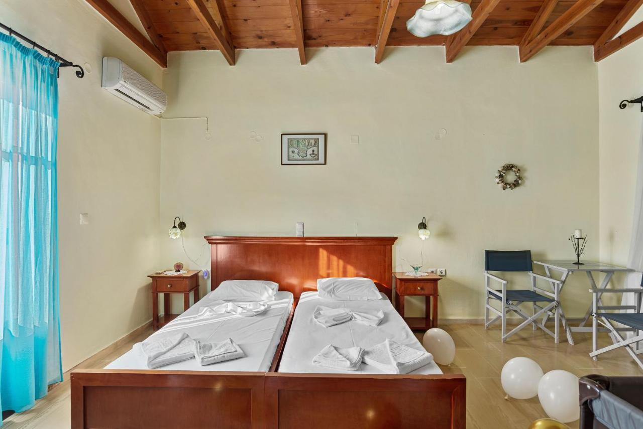 Iliopetra Aparthotel Douliana Bagian luar foto