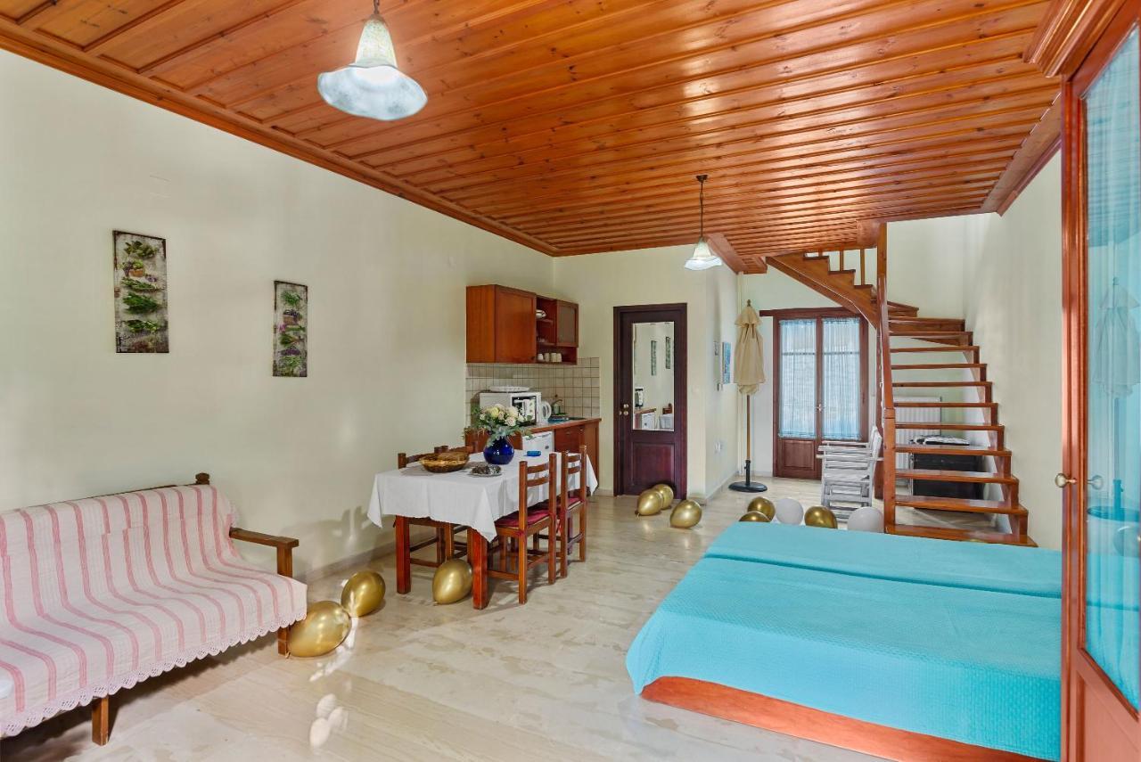 Iliopetra Aparthotel Douliana Bagian luar foto