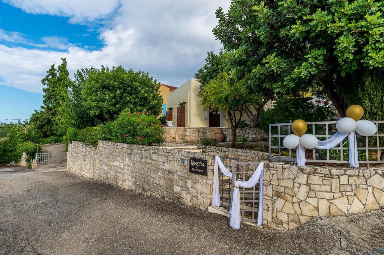 Iliopetra Aparthotel Douliana Bagian luar foto