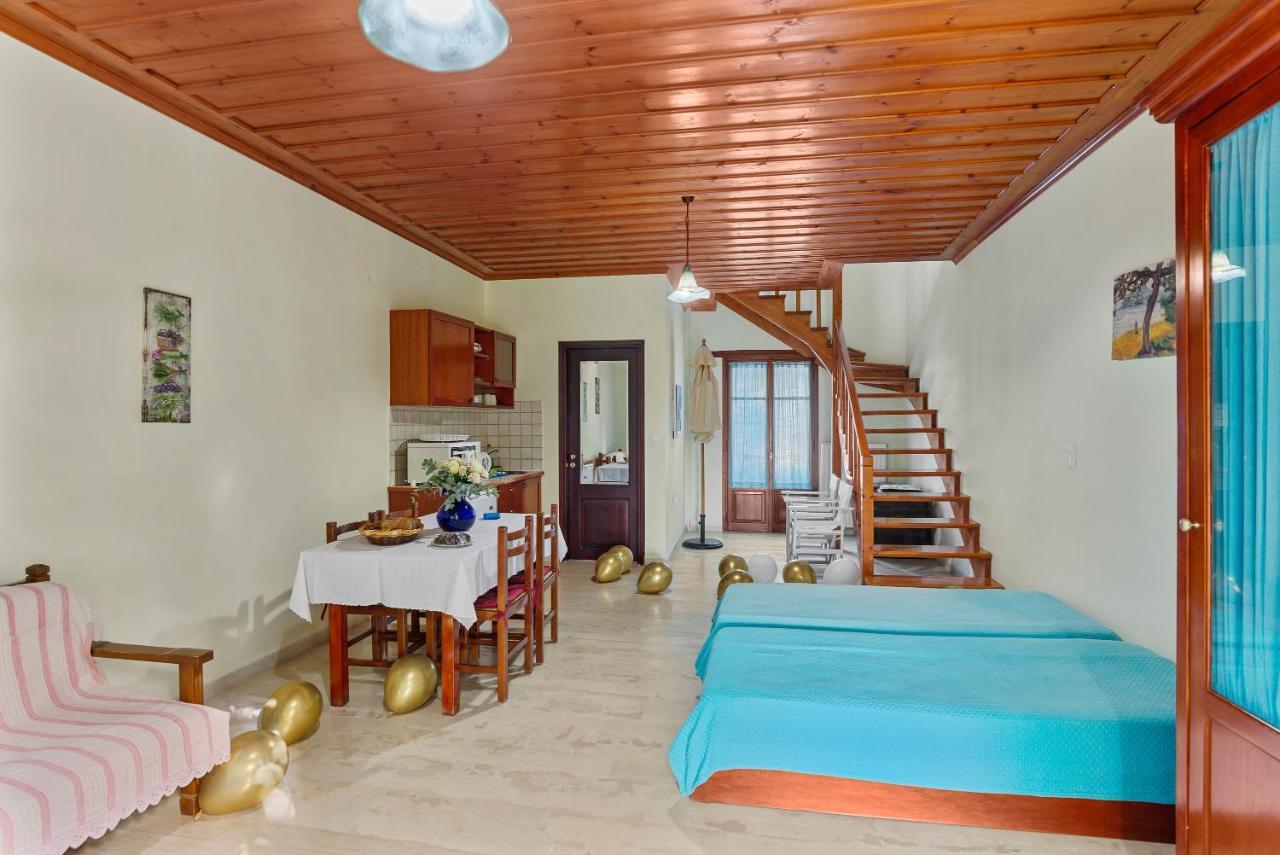 Iliopetra Aparthotel Douliana Bagian luar foto