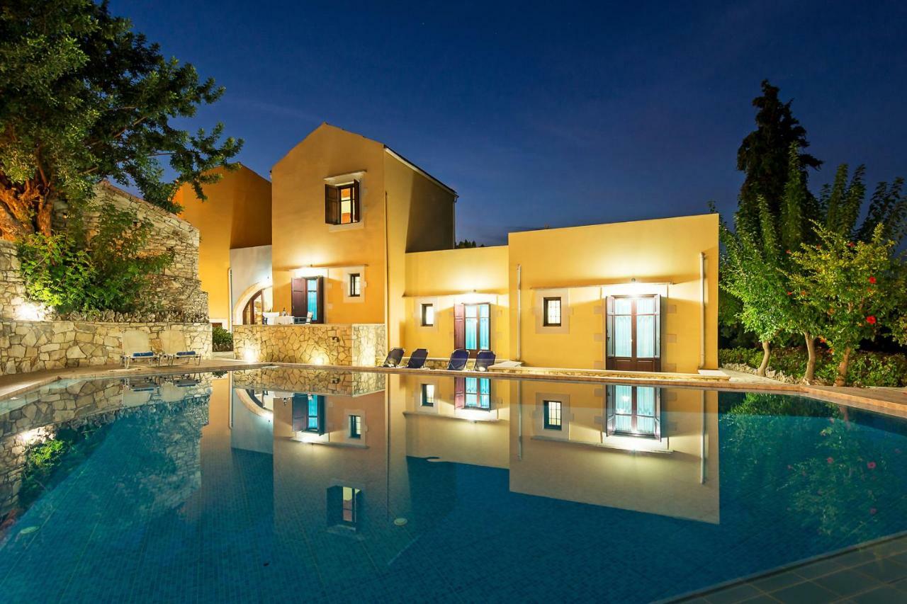Iliopetra Aparthotel Douliana Bagian luar foto