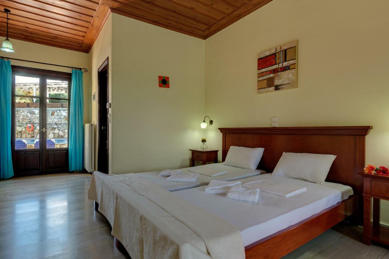 Iliopetra Aparthotel Douliana Bagian luar foto