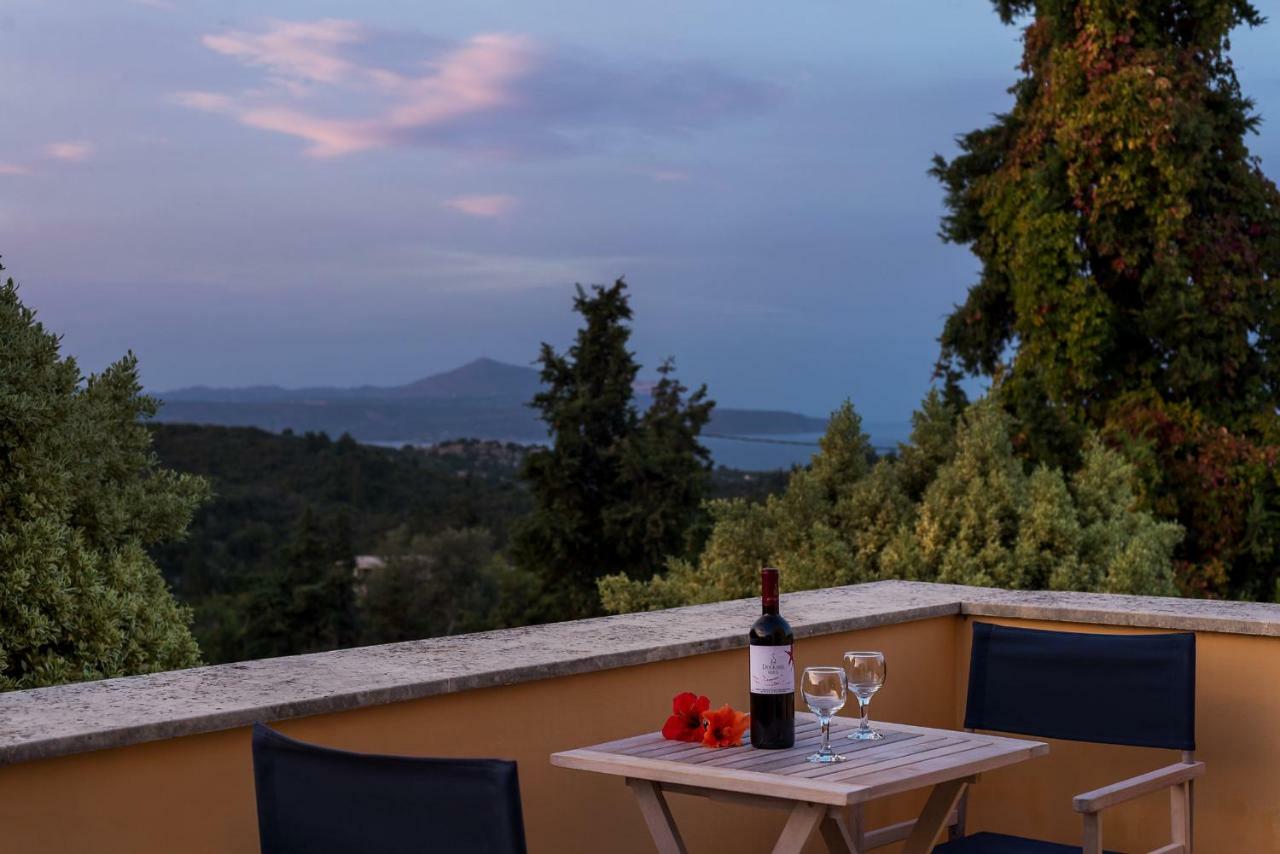 Iliopetra Aparthotel Douliana Bagian luar foto