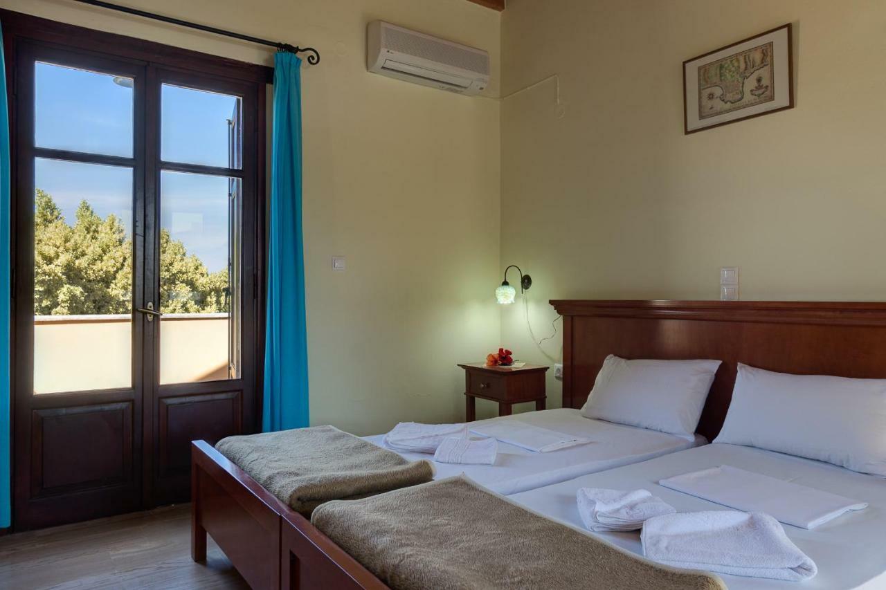 Iliopetra Aparthotel Douliana Bagian luar foto