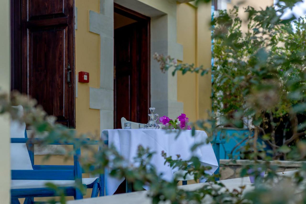 Iliopetra Aparthotel Douliana Bagian luar foto