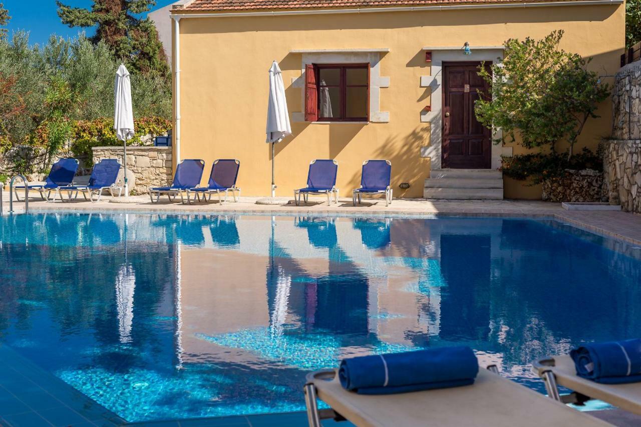 Iliopetra Aparthotel Douliana Bagian luar foto