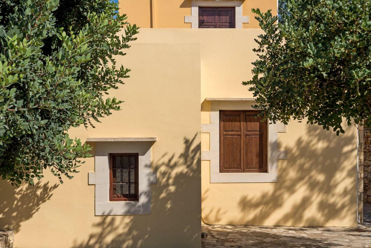 Iliopetra Aparthotel Douliana Bagian luar foto