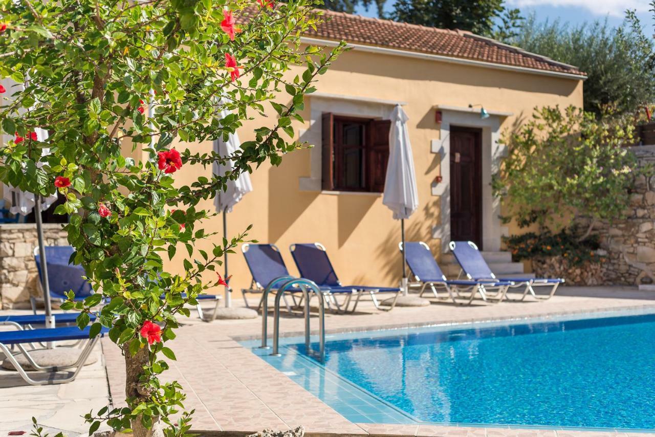 Iliopetra Aparthotel Douliana Bagian luar foto