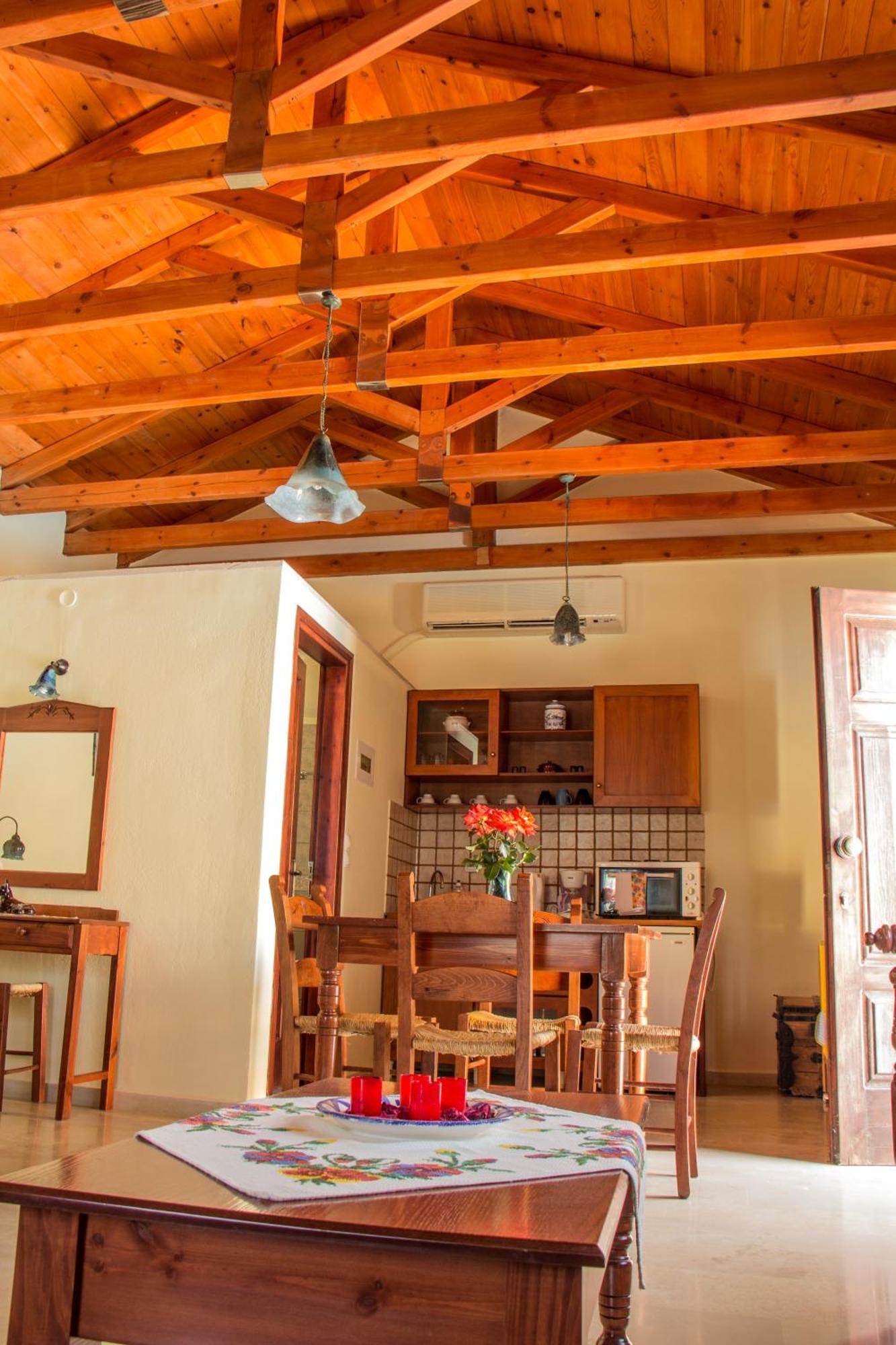 Iliopetra Aparthotel Douliana Bagian luar foto